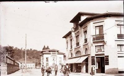Avda de Covadonga y el Barato, Cangas de Onis