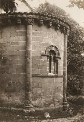 Abside de San Pedro de Villanueva, Cangas de Onis